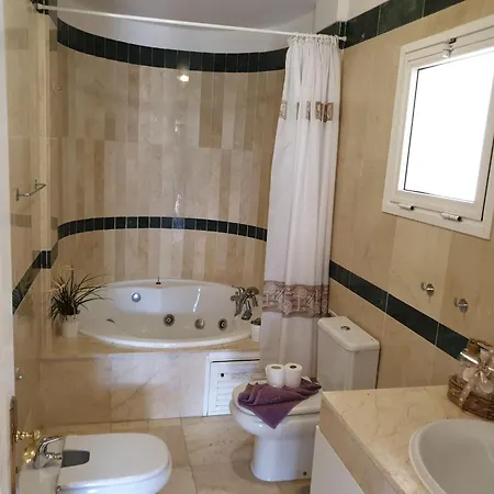 Mit Beheiztem Gemeinsamem Pool By Interhome アデヘ