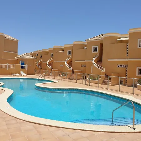 Mit Beheiztem Gemeinsamem Pool By Interhome