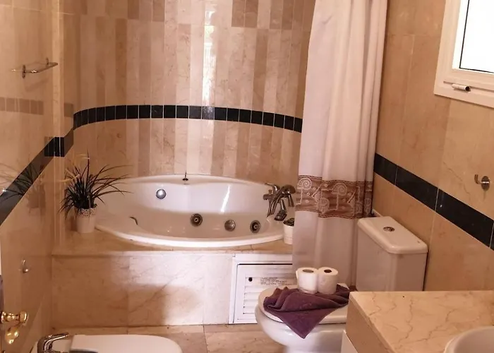 Mit Beheiztem Gemeinsamem Pool By Interhome شقة *